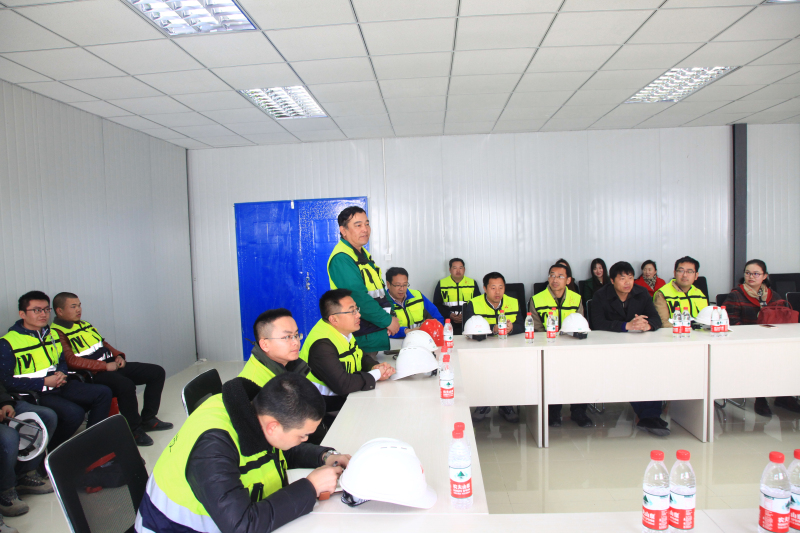 11-項(xiàng)目組開會(huì)全場２.jpg